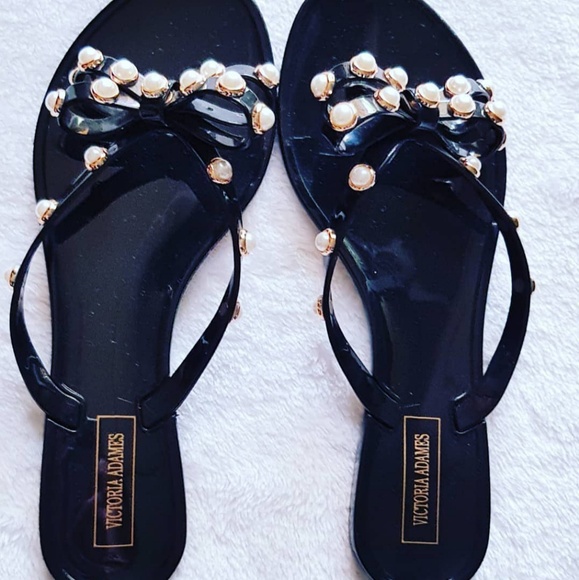 Victoria Adames Sandals in Black - Picture 3 of 8